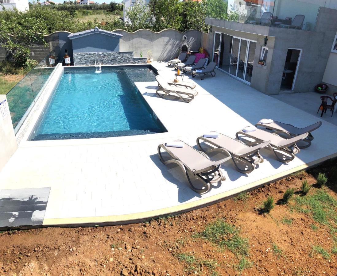 Croliday Apartment With Pool Nin Vrsi Exterior photo