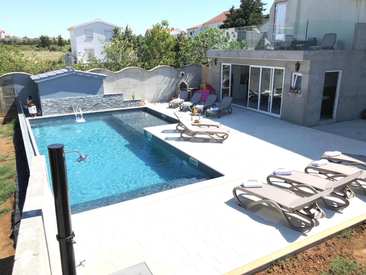 Croliday Apartment With Pool Nin Vrsi Exterior photo
