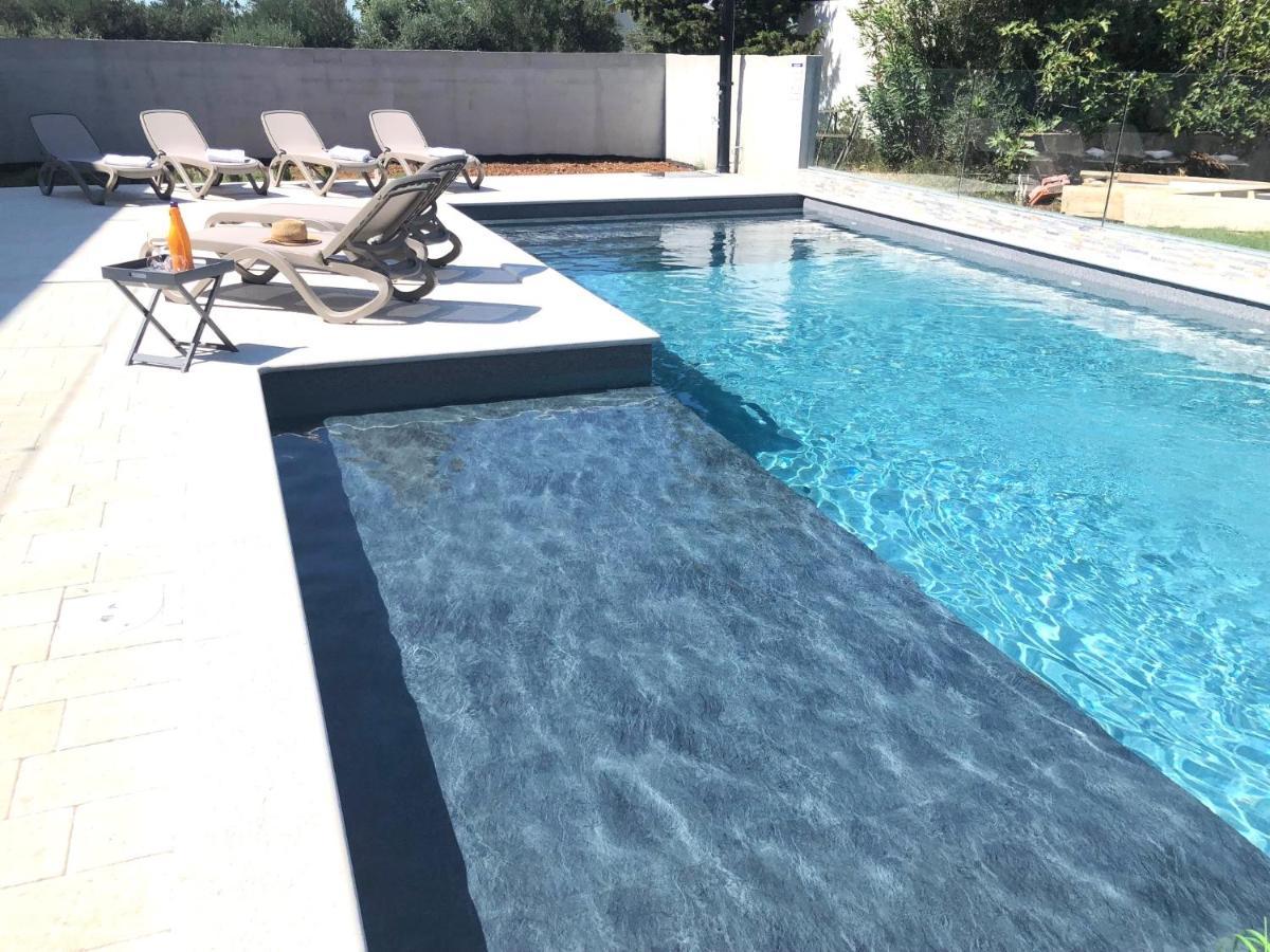 Croliday Apartment With Pool Nin Vrsi Exterior photo