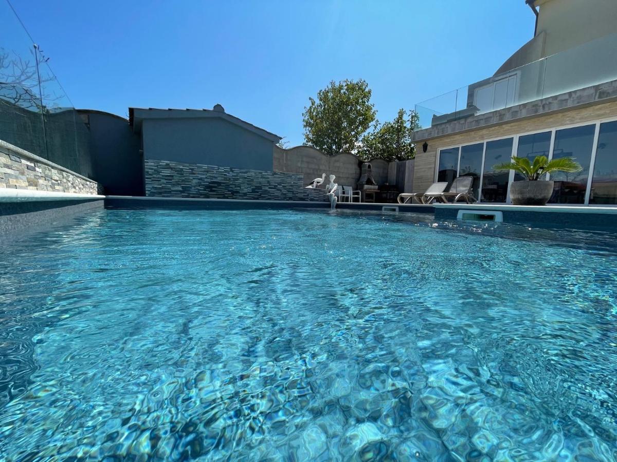 Croliday Apartment With Pool Nin Vrsi Exterior photo