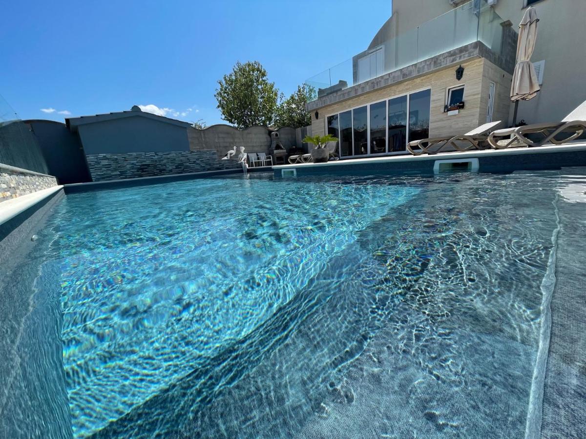 Croliday Apartment With Pool Nin Vrsi Exterior photo