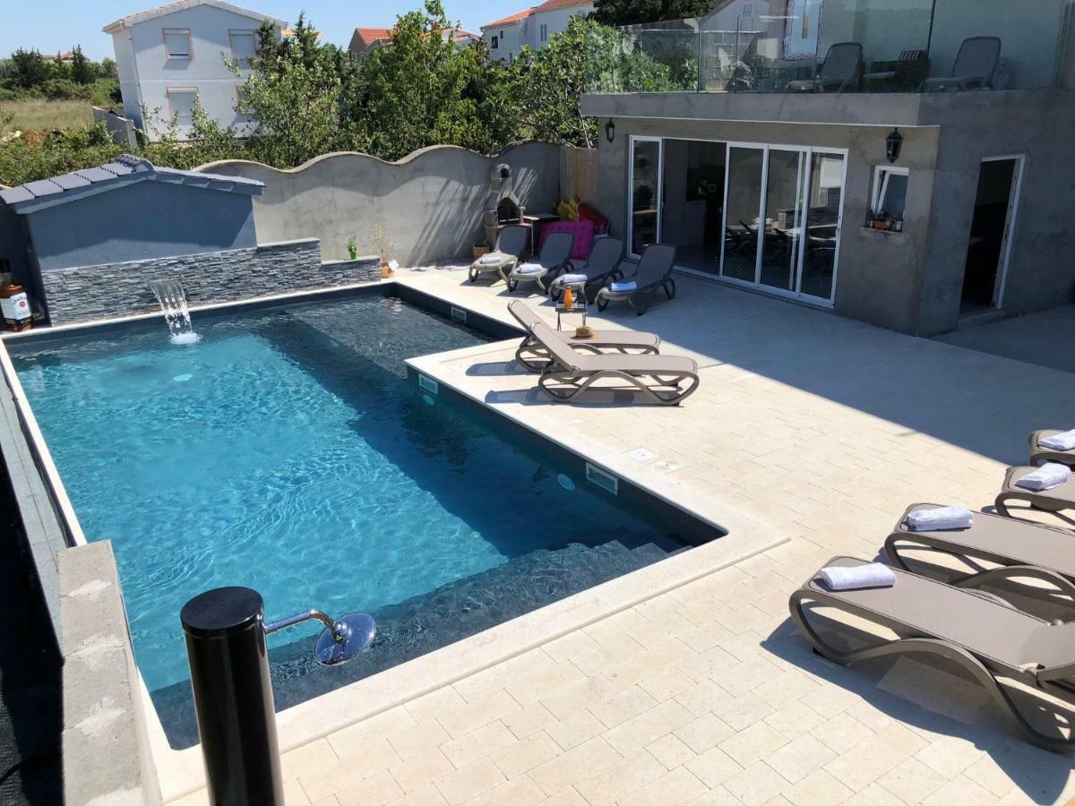 Croliday Apartment With Pool Nin Vrsi Exterior photo